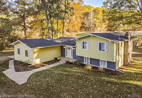 12749 Shaffer Rd, Springfield, MI 48350