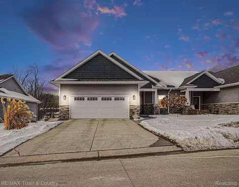 13336 Julie Anne Ct, Fenton, MI 48430