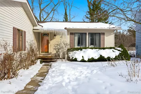 968 Touraine Ave, East Lansing, MI 48823