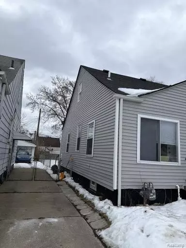 6394 Westwood St, Detroit, MI 48228