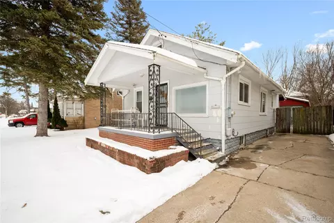 1734 Missouri Ave, Flint, MI 48506