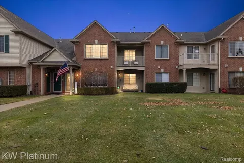 45519 Hidden View Ct, Utica, MI 48315