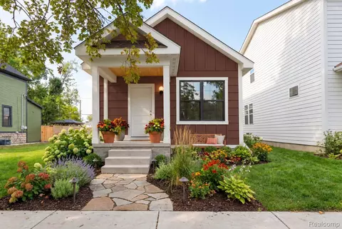 8748 Agnes St, Detroit, MI 48214