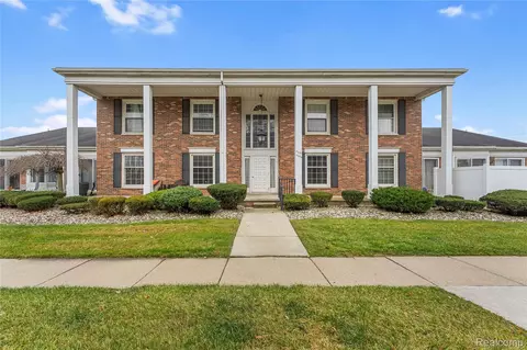 4655 Leisure Ln #48, Trenton, MI 48183