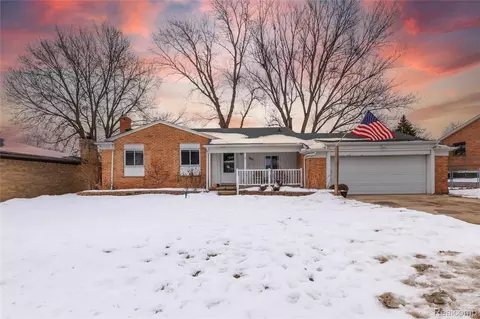 6115 Marscot Dr, Lansing, MI 48911