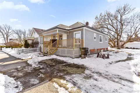 9365 Quincy St, Detroit, MI 48204