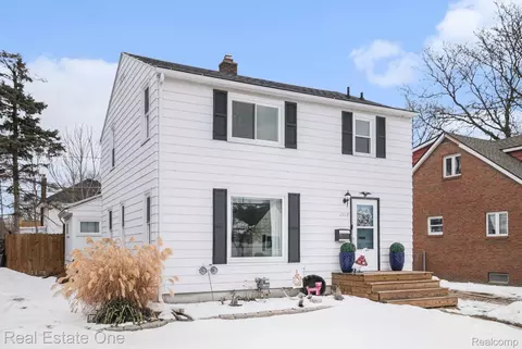 2119 Mountain Ave, Flint, MI 48503
