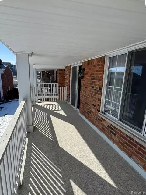 29346 Hoover Rd, Warren, MI 48093