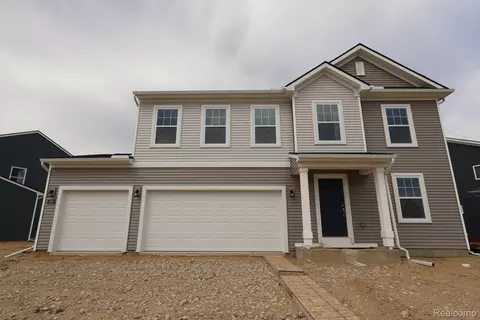 360 Hidden Riv W, Holly, MI 48442