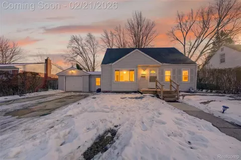 28969 Sheridan St, Garden City, MI 48135