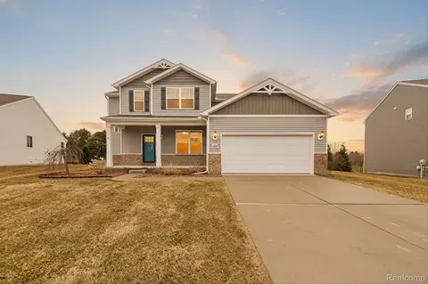 1363 Douglas Fir Dr, Oceola, MI 48843