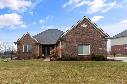 5439 Morgan Lake Dr, Independence, MI 48348