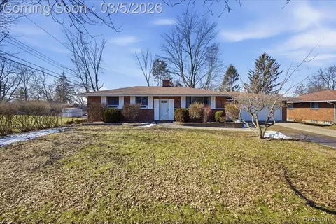 3589 Breaker St, Waterford, MI 48329