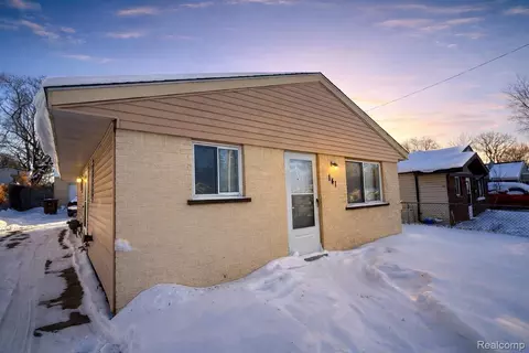 141 W Cornell Ave, Pontiac, MI 48340