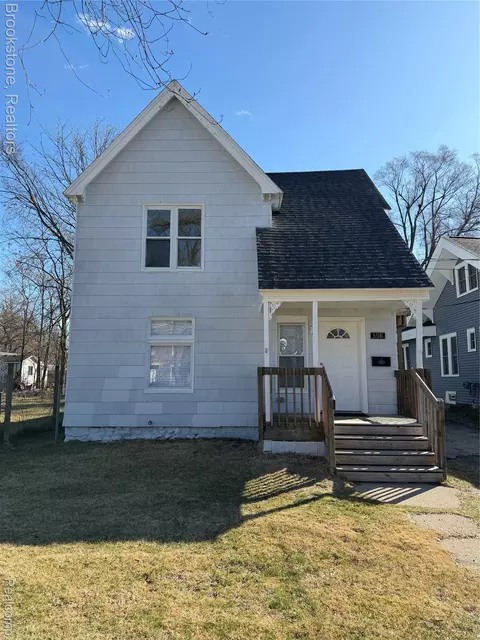398 N Saginaw St, Pontiac, MI 48342