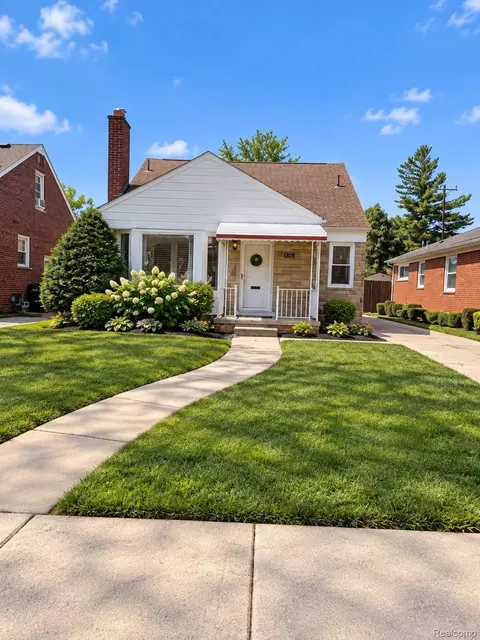 6740 Larme Ave, Allen Park, MI 48101