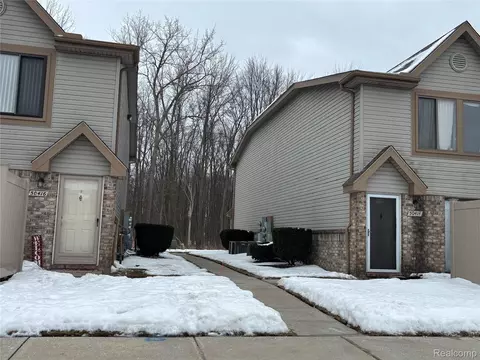 50413 Bay Run S #15, Chesterfield, MI 48047