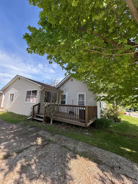 6010 Fox St, Mayville, MI 48744