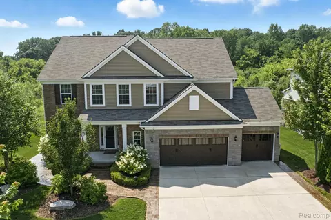 2066 Findley Cir, Orion, MI 48360
