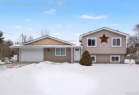 712 Bush St, Linden, MI 48451
