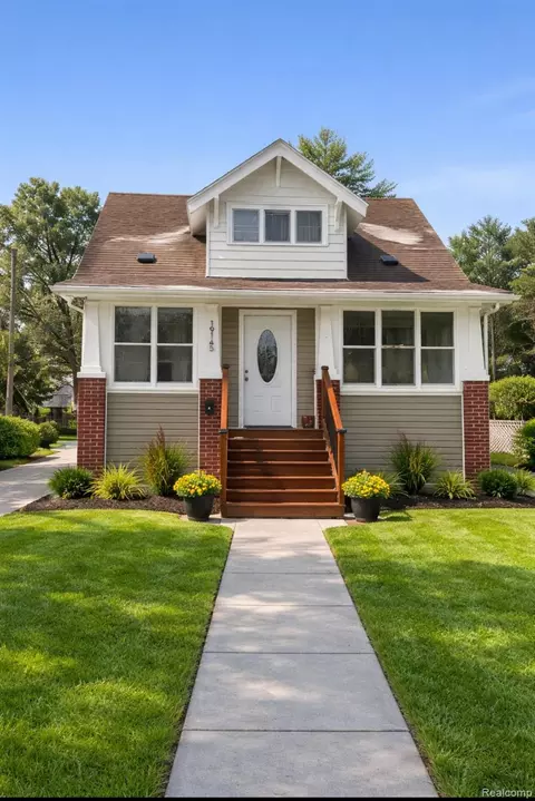 19145 Riopelle St, Highland Park, MI 48203