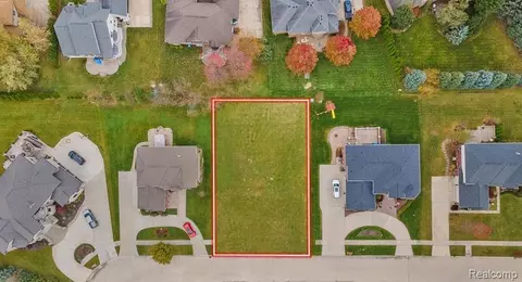 41842 Cardamon Dr, Sterling Heights, MI 48314