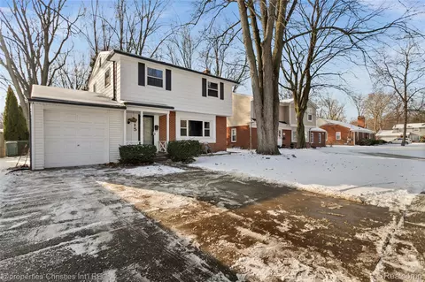 615 W 13 Mile Rd, Royal Oak, MI 48073