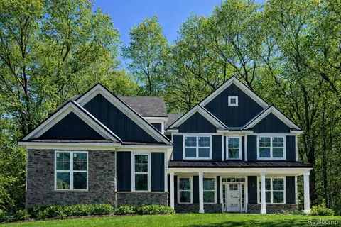 9299 Van Antwerp Dr, Hamburg, MI 48139