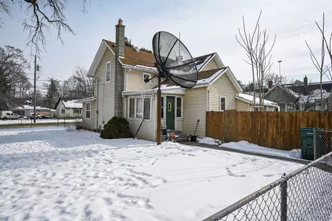 1002 S Shiawassee St, Owosso, MI 48867