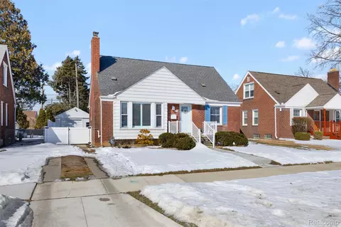 7814 Park Ave, Allen Park, MI 48101