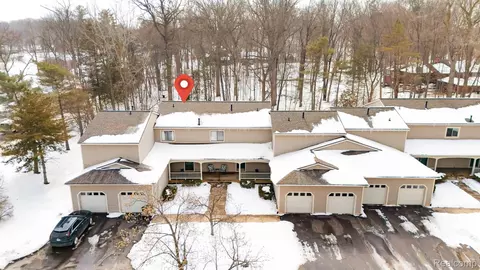 1244 Zimmer Pl, Williamstown, MI 48895