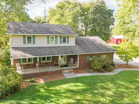 8171 N Linden Rd, Mount Morris, MI 48458