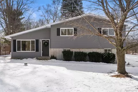 7067 Stanley Rd, Flushing, MI 48433