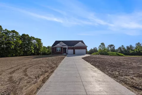 7557 Orchard Ln, Washington, MI 48095