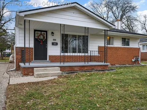 880 Nash Ave, Ypsilanti, MI 48198