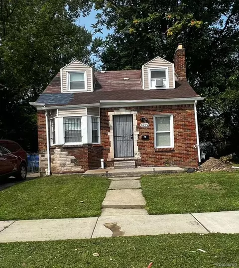 8279 Greenlawn St, Detroit, MI 48204