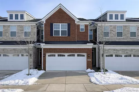 43635 Chancellor Ln, Novi, MI 48375