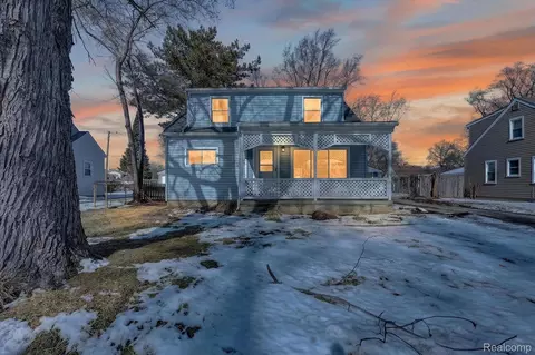 33544 Brown St, Garden City, MI 48135