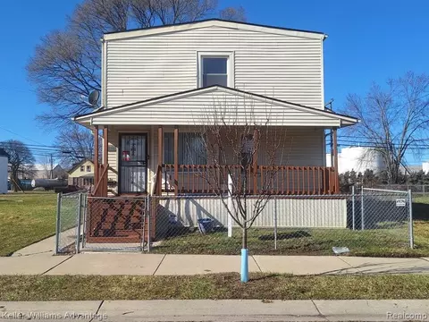 11727 Dyar St, Hamtramck, MI 48212