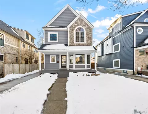 870 Davis Ave, Birmingham, MI 48009
