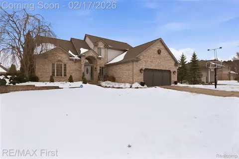 48767 Brittany Parc Dr, Macomb, MI 48044