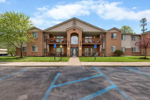 9624 Sawgrass Ct, Van Buren, MI 48111