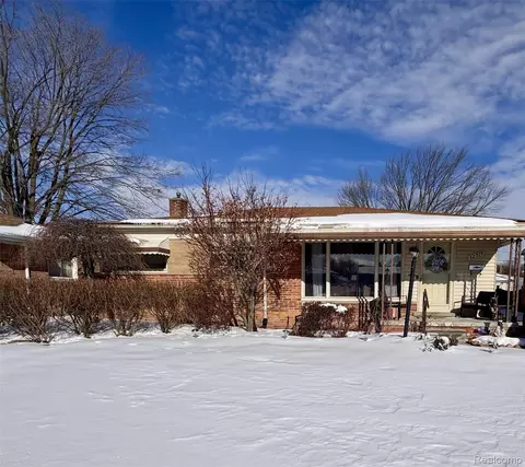 32974 Sheridan St, Garden City, MI 48135