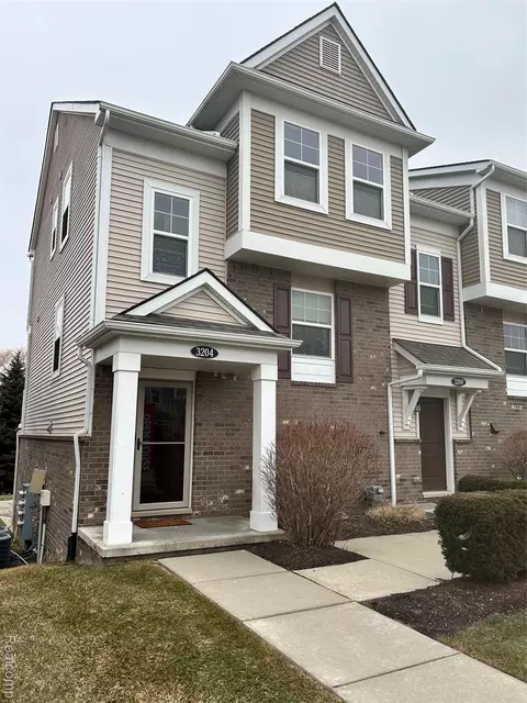 3204 Johanna Ware W #13, Wixom, MI 48393