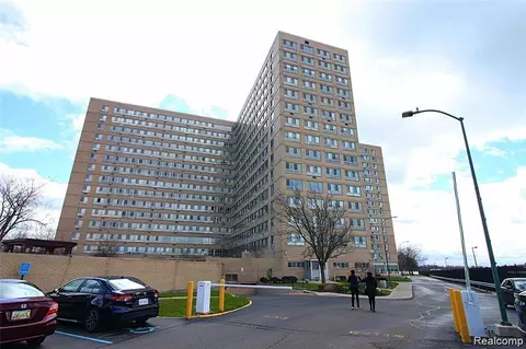 8900 E Jefferson Ave #916, Detroit, MI 48214