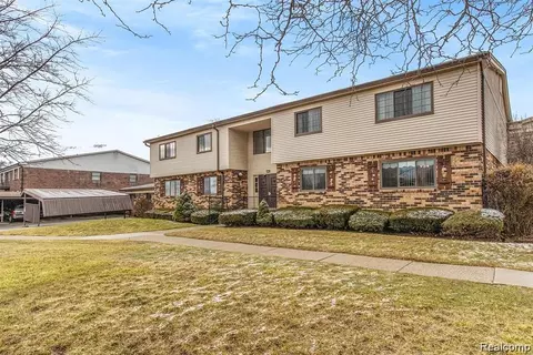 24100 Wildbrook Ct #101, Southfield, MI 48034