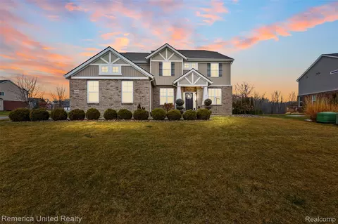 61964 Saddlecreek Dr, Lyon, MI 48178