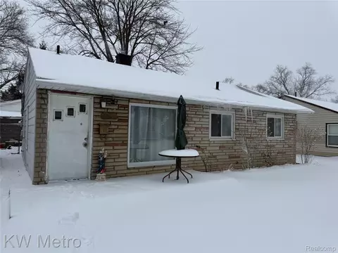 53 E Brickley Ave, Hazel Park, MI 48030