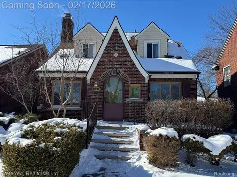 2410 22nd St, Wyandotte, MI 48192