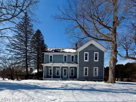 7448 Gale Rd, Grand Blanc, MI 48439